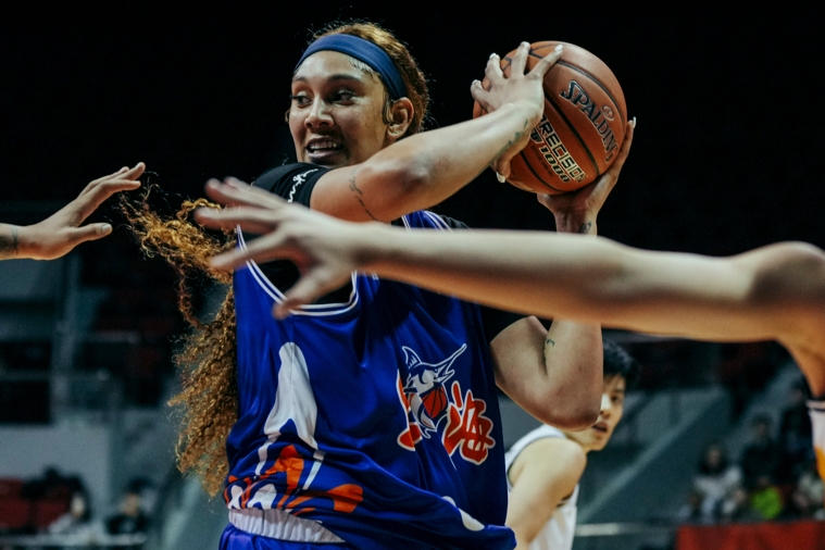 Jogadora brasileira tornou-se a queridinha do time de basquete de Xangai