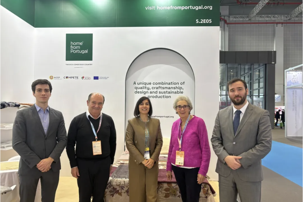 Cônsul-Geral de Portugal em Xangai visita a Intertextile Xangai 2026