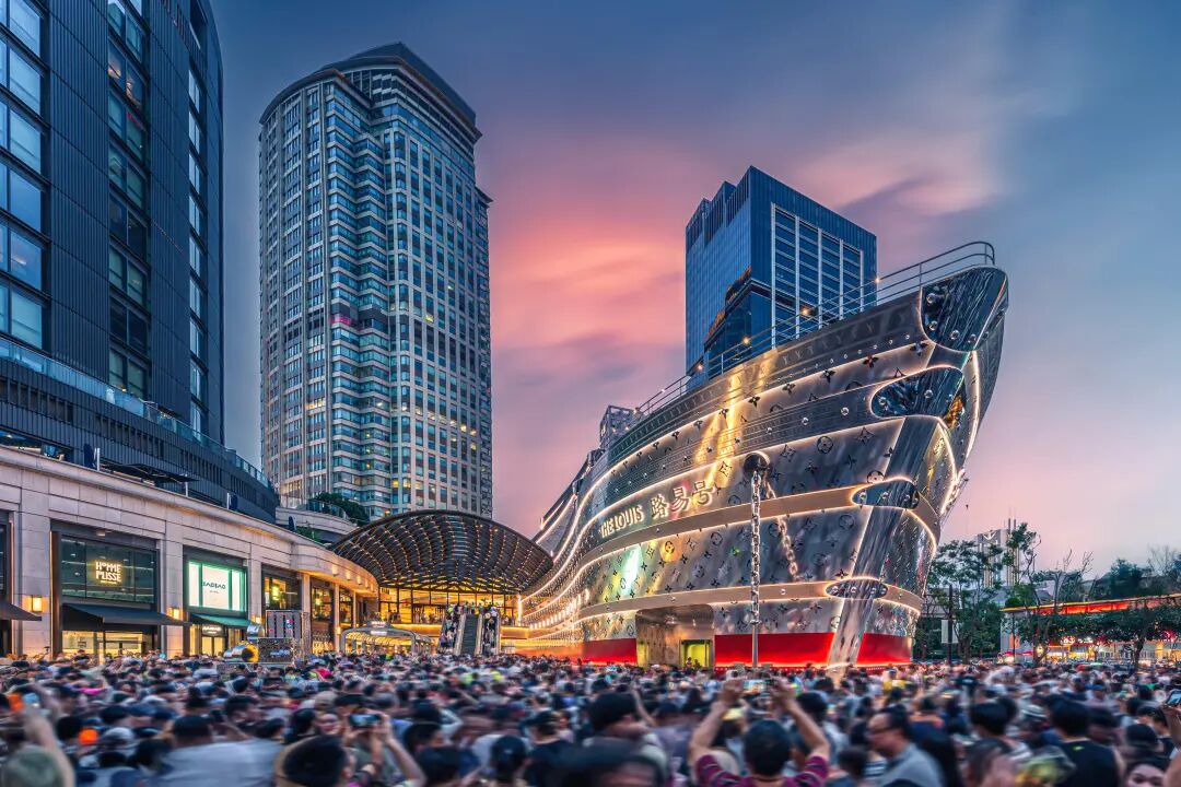 <i>The Louis</i> atrai compradores de todo o mundo