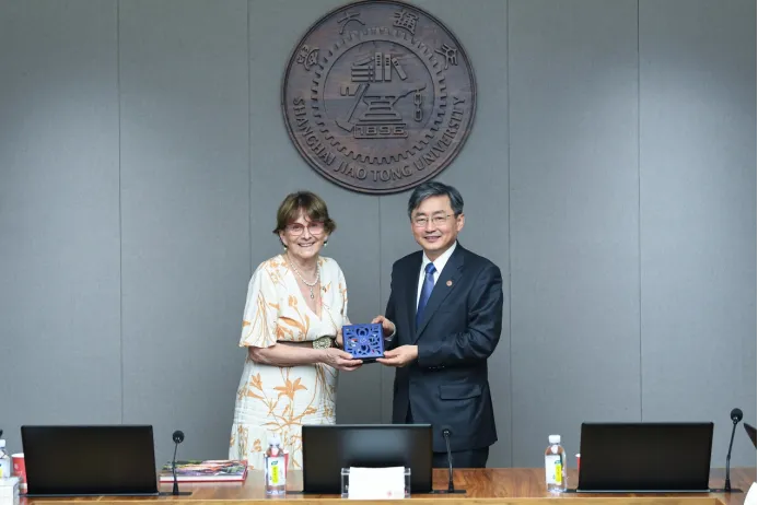Presidenta da ABC visita universidades de Xangai para aprofundar cooperação científica