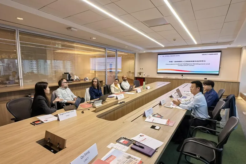Centro de IA dos BRICS visita instituições parceiras no Brasil