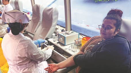 Expatriados apoiam doação de sangue no Hospital Infantil de Xangai