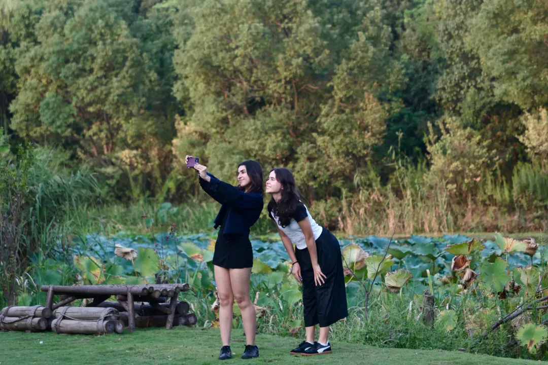Convidados internacionais elogiam o charme ecológico e cultural de Qingpu
