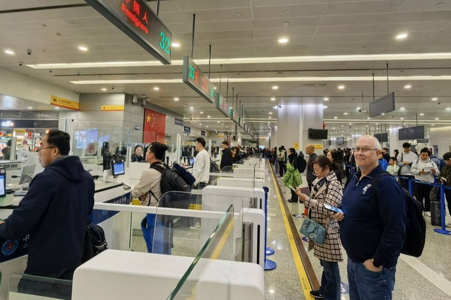 Aeroporto de Pudong registra mais de 3 milhões de viagens de passageiros estrangeiros em 2026
