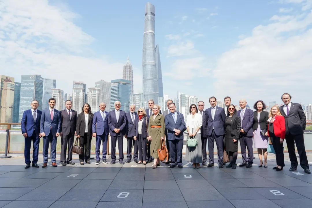 Presidente do Parlamento português visita a Fundação e o Centro de Arte de Fosun