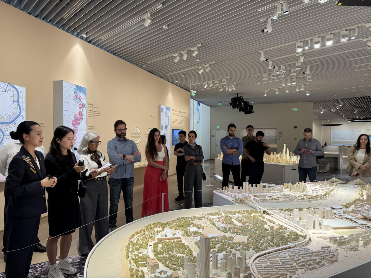 Delegação brasileira explora governança e desenvolvimento urbano de Xangai
