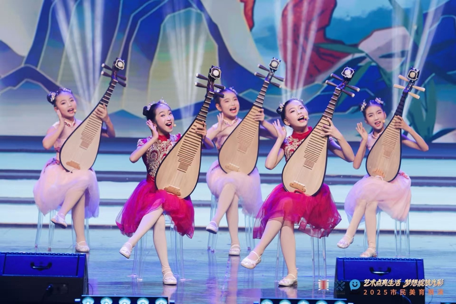 Expatriados experimentam a beleza da arte tradicional chinesa