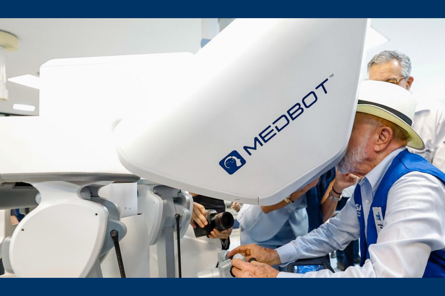 Empresa de Xangai promove construção de telemedicina no Brasil com robôs cirúrgicos