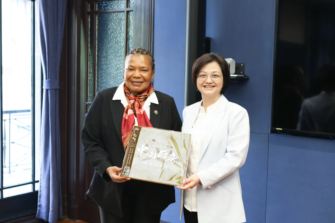 Ministra da cultura do brasil reúne-se com secretária de cultura e turismo de Xangai