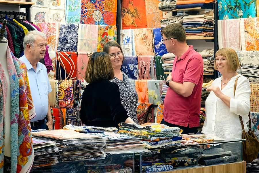 No mercado <i>Bund</i> Sul: onde os visitantes fazem roupas sob medida