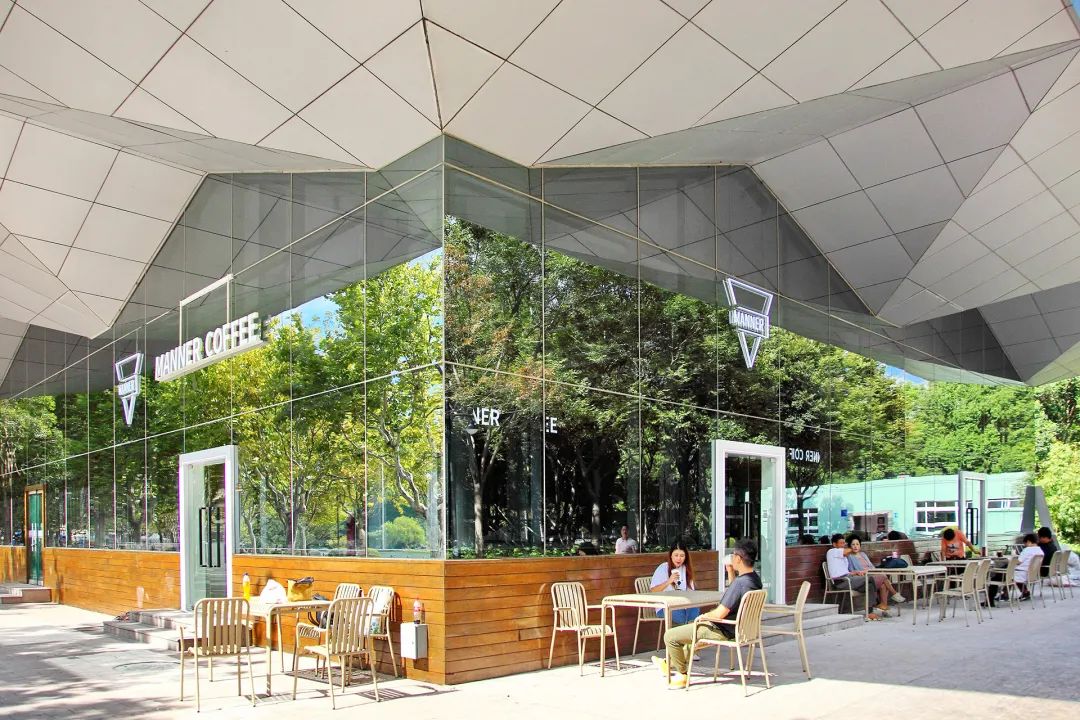 Explore os cafés aninhados nos parques de Xangai