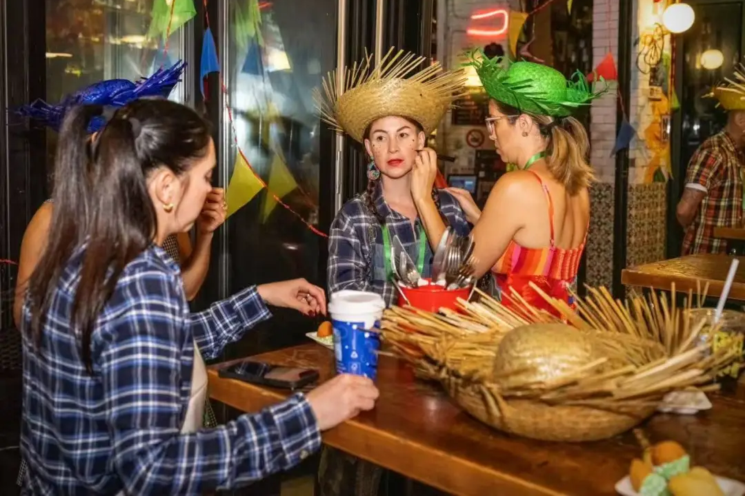 Festa Junina em Xangai promove integração Brasil-China