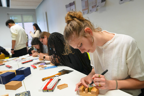 Universidade fortalece laços culturais com escolas francesas