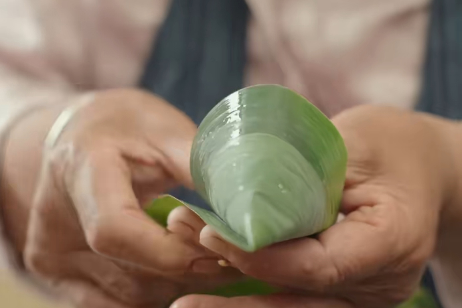 A arte do zongzi feito à mão em Xangai