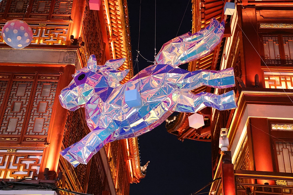 Restrições no fluxo de veículos não motorizados durante o Festival de Lanternas do Jardim Yuyuan